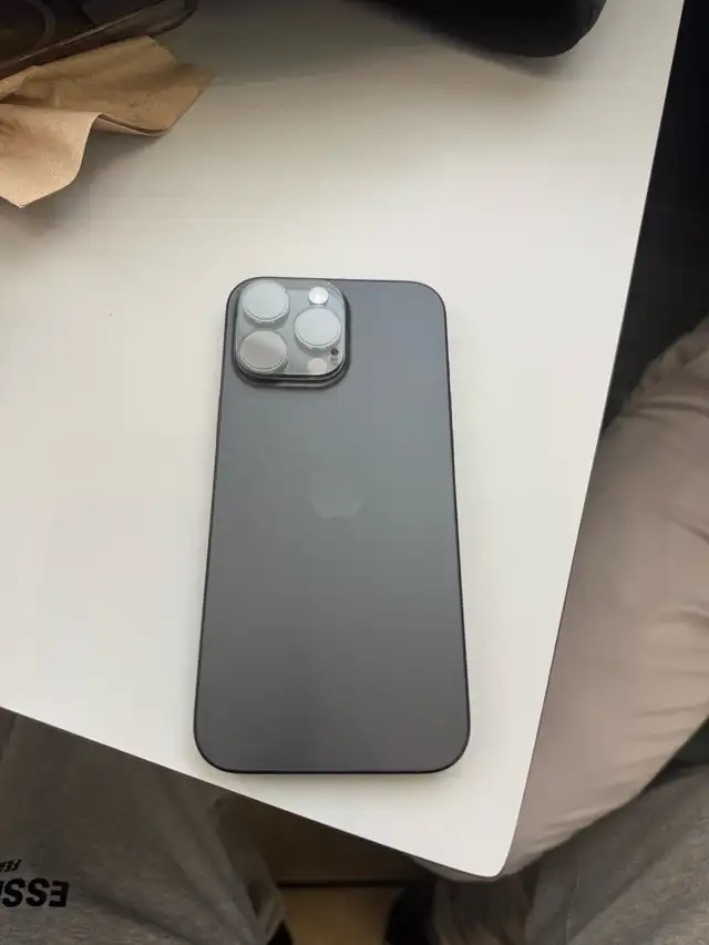 iPhone 16 Pro Max in Cell Phones in City of Toronto - Image 2