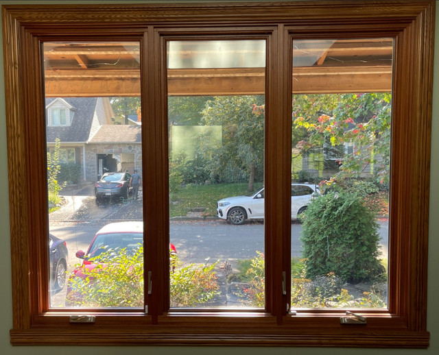 Fenêtre à triple battant Lepage - Bois Eucalyptus et alum. blanc dans Portes, fenêtres et moulures  à Longueuil/Rive Sud