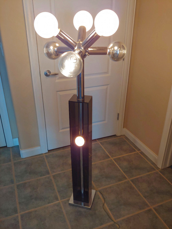 Mid Century Modern Chrome Sonneman-Inspired Sputnik Floor Lamp in Indoor Lighting & Fans in Edmonton - Image 4
