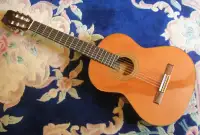 Ramirez R4 Classical Guitar in top condition