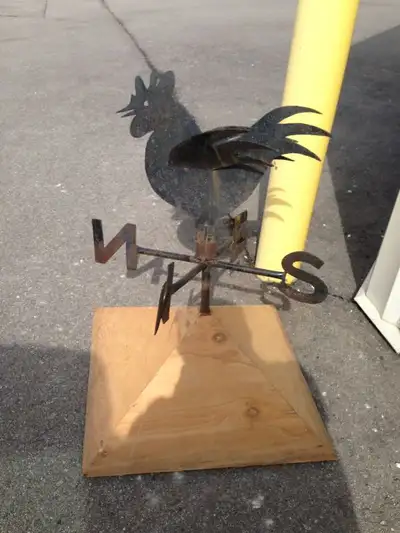 PARKER PICKERS - This heavy steel three dimentional rooster weathervane is very unique. It has a pyr...