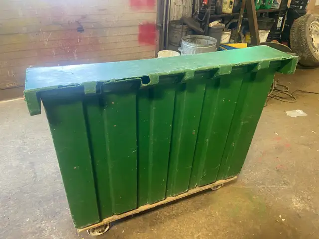 Rolling Feed Bin - 42" x 21"525760312241694724