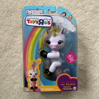 Gigi the Baby Unicorn Fingerlings Toy Pet Toys R Us Exclusive