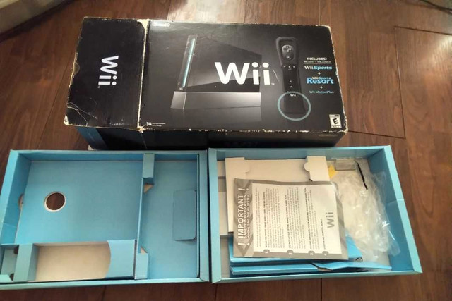 Nintendo Wii BOX + MANUALS ONLY in Nintendo Wii in Calgary
