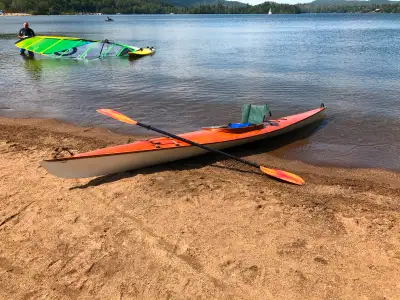 Kayak en bois en latte de cèdre (longueur 4.30m)., View more
