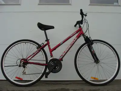 Supercycle VéloHybridBike FemmesWomens 700 18vit/spd C.NEUFL.NEW, View more