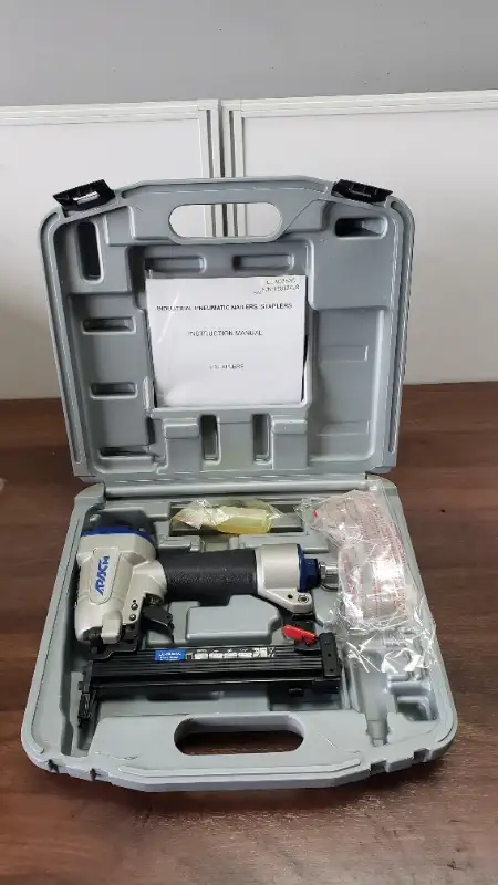 LU-9025AC, 18 Ga. Narrow Crown Stapler (Senco L series) in Power Tools in Mississauga / Peel Region - Image 3