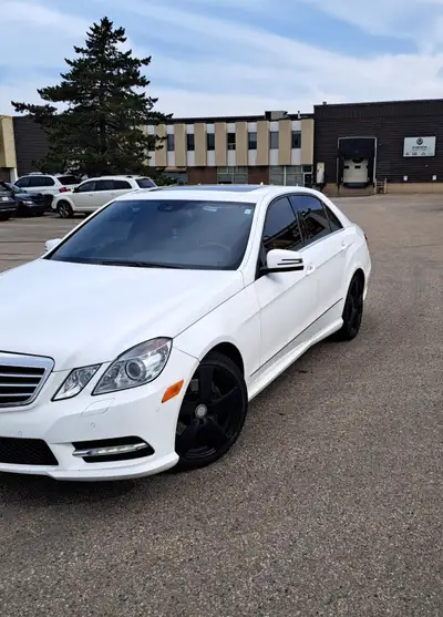 Sale car for friend . Mercedes e300 4matic ( AWD) , 2013 . New tires , fresh oil . oil change every...