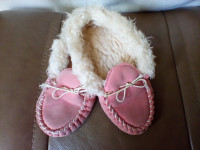 Kids Youth Pink Faux Moccasins Slippers Size 1-2