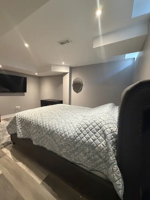 ROOM FOR RENT IN AJAX! in Room Rentals & Roommates in Oshawa / Durham Region - Image 4
