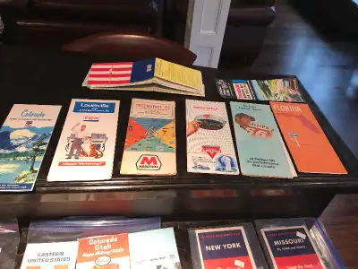 VINTAGE GAS COMPANY ROAD MAPS CANADA USA MOBIL ESSO TEXACO GULF, View more