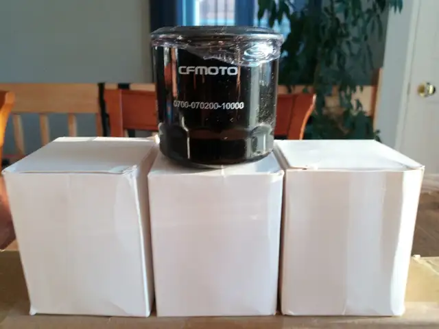 4 filtres à l'huile neufs OEM CFMOTO pour motos de 650cc. in Other in Québec City - Image 2