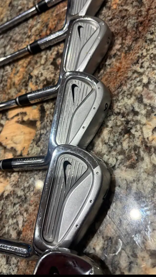 Nike Pro Combo Right Hand Stiff Flex Irons in Golf in Ottawa - Image 9