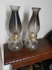 2 Hurricane Lanterns kerosene