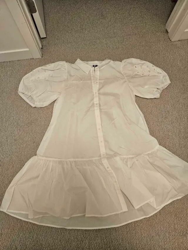 Chic Dress for Sale in Multi-item in City of Toronto - Image 4