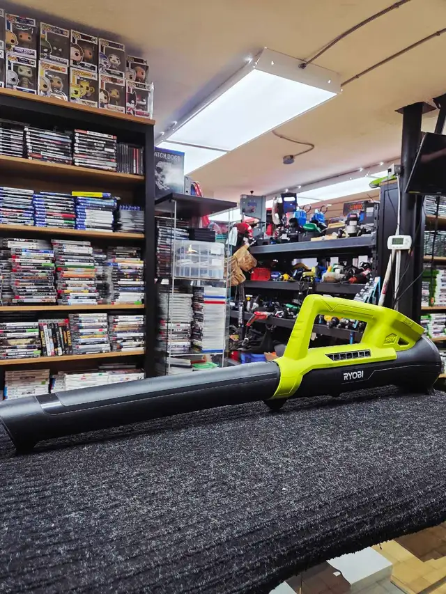 Blower Ryobi  in Lawnmowers & Leaf Blowers in Longueuil / South Shore - Image 2