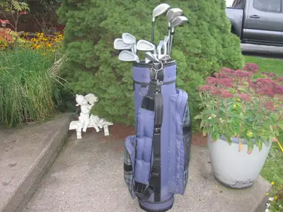 Men's Right Hand 13-pc Golf Clubs Set (Northwestern Custom 100) & Golf Bag includes:  Driver # 1 wi...