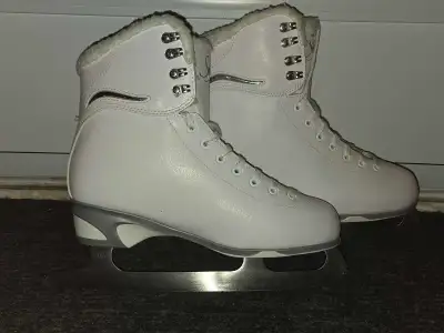 - Size 10 - Bought them a few years ago but i have only used them a couple of times - Gatineau/ Aylm...