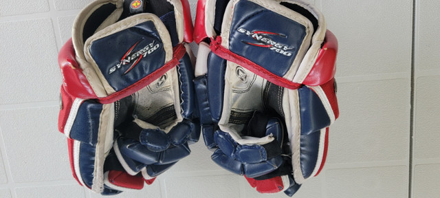 Hockey Gloves in Hockey in Ottawa - Image 2