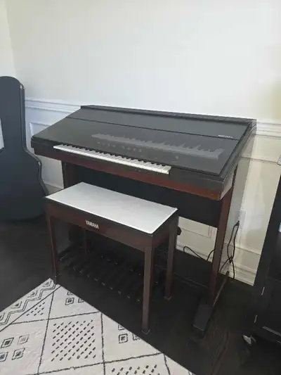 Selling a Yamaha Electone Organ. Used -like new