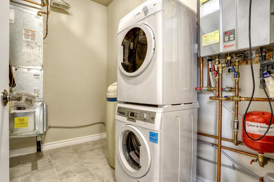 2 BED + 2.5 BATH Luxury Two-Storey Townhome in Guelph 5