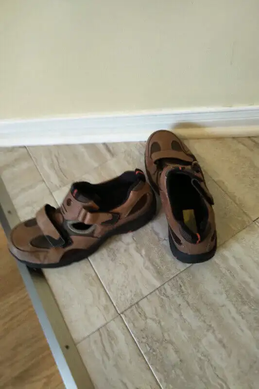 MEN's Golf Shoes Size 9* in Men's Shoes in Mississauga / Peel Region - Image 4