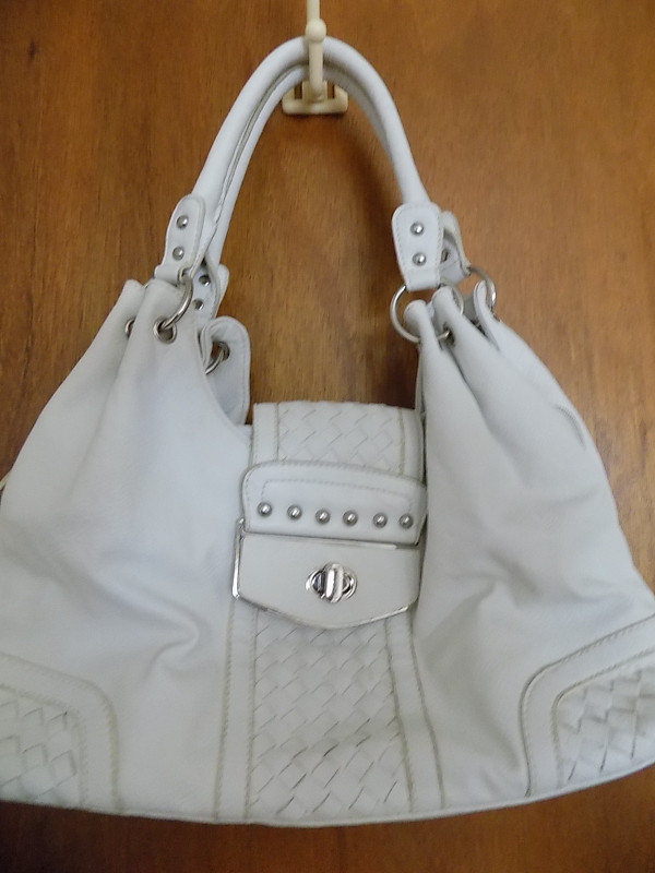 Sacoches de marque dans Femmes - Sacs et portefeuilles  à Shawinigan - Image 2