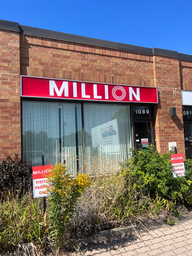 Warehouse & Office 1600Sqft + mezzanine PRIME LOCATION DIXIE401