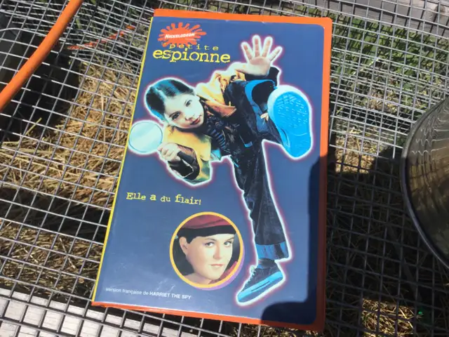 VHS Cassette "La petite espionne" (French version of "Harriet the Spy"), 1997