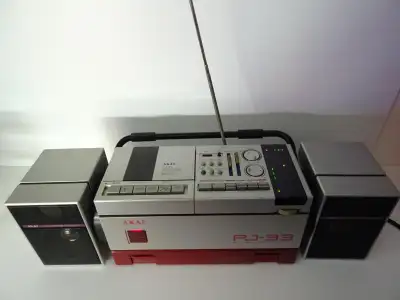 1984 Akai PJ-33 Portable Compact 4Band  Stereo/Cassette Receiver, View more