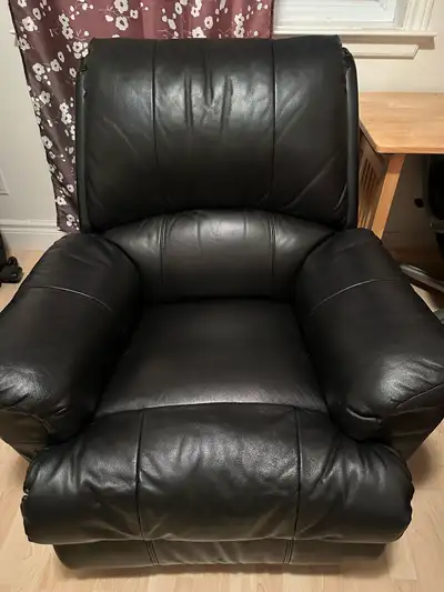 À donner doit venir chercher j’habite au deuxième étage. Le dossier s’enlève.