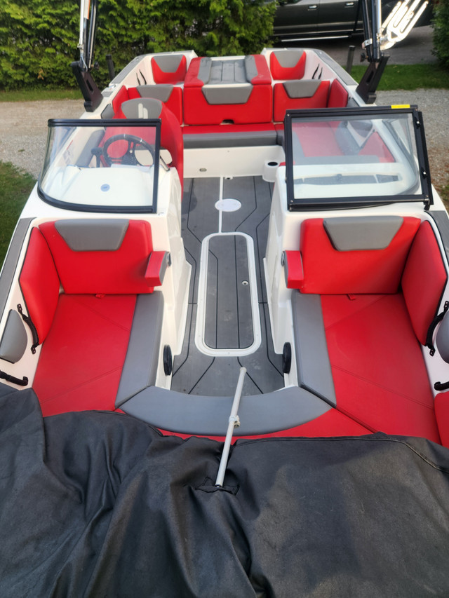 2021 heyday wake boat in Powerboats & Motorboats in Barrie - Image 4