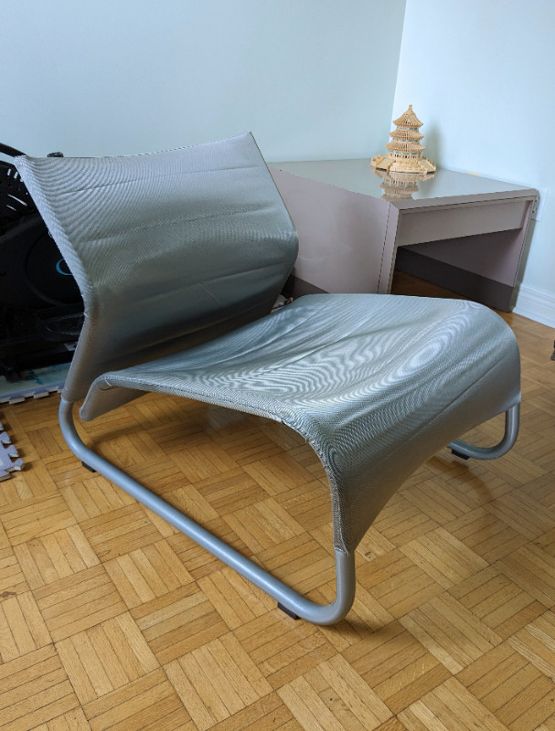 Cool Lounge Chair, pair of two $110/set in Garage Sales in Markham / York Region - Image 2