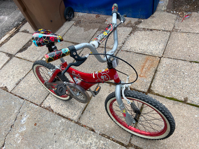 Vélo 18 pouces pour fille dans Enfants  à Laval/Rive Nord - Image 4
