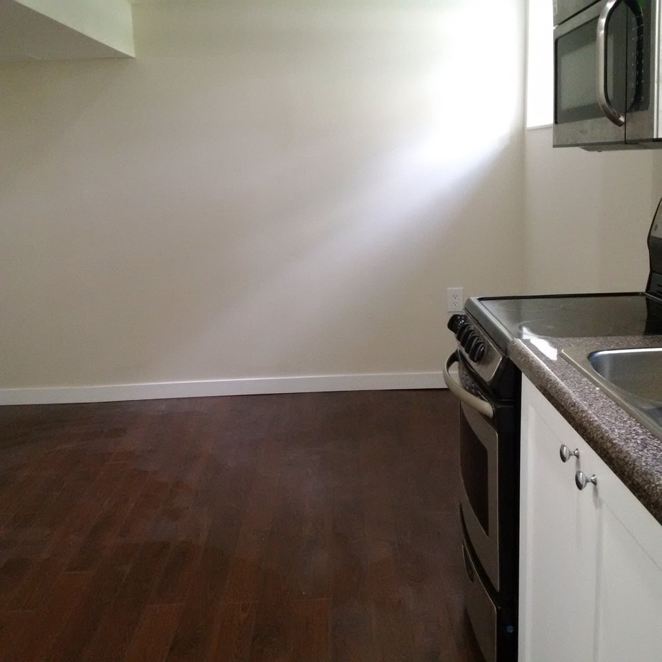 Oakwood Ave and Rosemont Ave 1 BED Junior unit 3