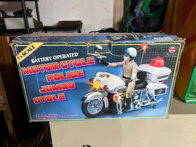 Vintage battery operated police jumbo cycle in Arts & Collectibles in Saskatoon