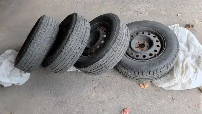 Winter tires Michelin X green 215/70 r16 Used on a Hyundai Tucson for a few seasons, selling as they...