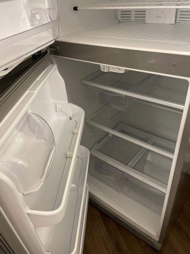 Frigidaire Refrigerator  in General Electronics in Richmond - Image 2