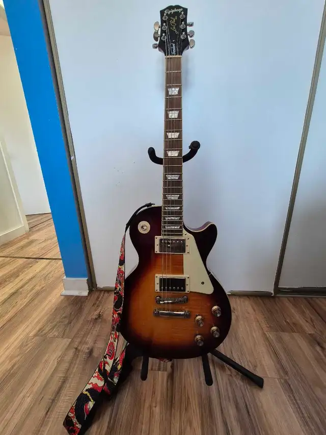 Les Paul Epiphone 60s Standard in Guitars in Ottawa - Image 4