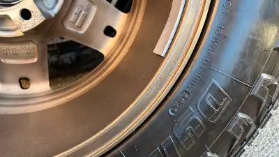 Like new Lt275/70/18 Fuel wheels See the picture for detail 8.5x18 used tundra 2022 and up 6x139.7 B...