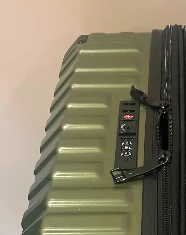 Champs 24” Polycarbonate Luggage in Bags & Luggage in Calgary - Image 5