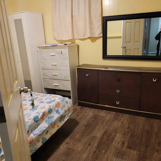 Private room for RENT in North York $825 - City of Toronto