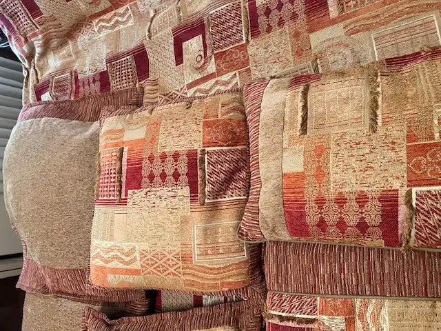 8 PIECE QUEEN SIZE COMFORTER SET ……$50 in Bedding in Windsor Region - Image 8