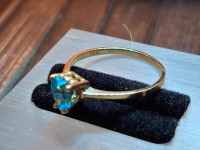 Super jolie Bague pierre coeur aquoi-marine grandeur 7,5  en OR