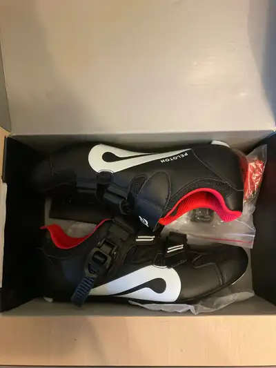 Peloton cycling shoes Sz 40 Brand New, View more