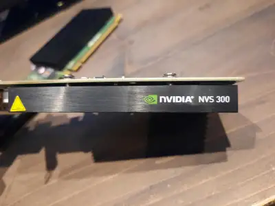 Carte graphique Nvidia Quatro NVS 300 Dual moniteur, View more