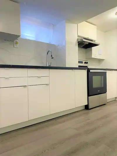 2 Bed Basement - 2Park | 1 Aug |$̶$̶̶̵2150̶  $2000