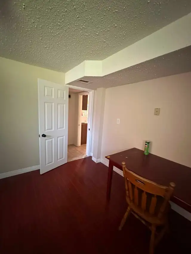2 MIN WALK to UofT Scarborough & Centennial in Room Rentals & Roommates in City of Toronto - Image 3