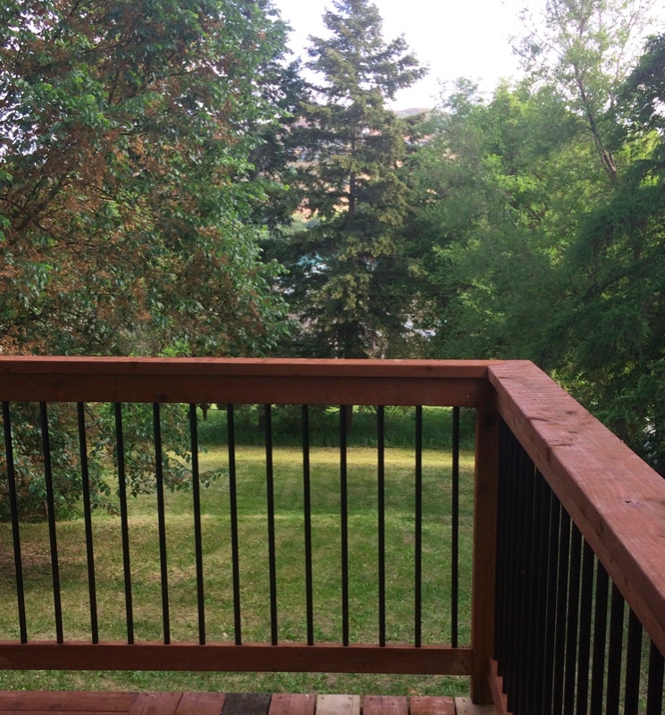 Coldstream 2 Level Home 2 Bdrm + Large Den w/closet Long Term