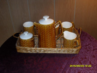 Vintage Tea/Coffee pot with 4 mugs and cream and sugar